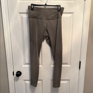 Natural Reflections Women’s Size M Charcoal Leggings